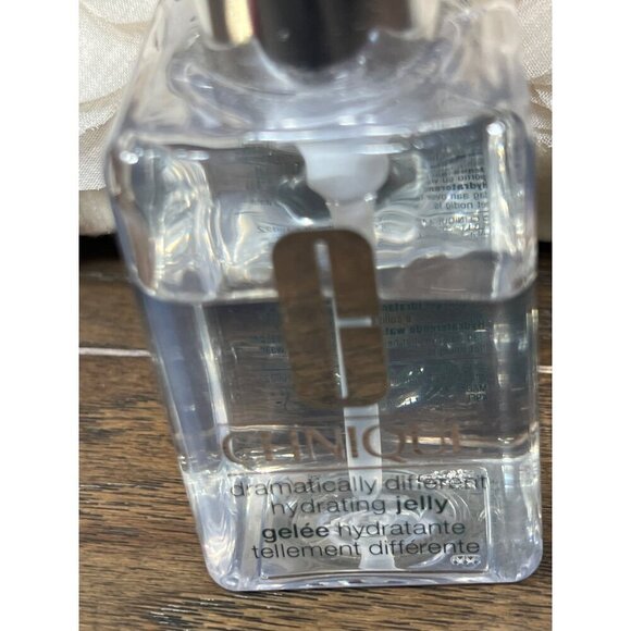CLINIQUE Dramatically Different Hydrating Jelly 4.2 oz Pump Bottle & 1.7 oz Tube - Picture 3 of 5